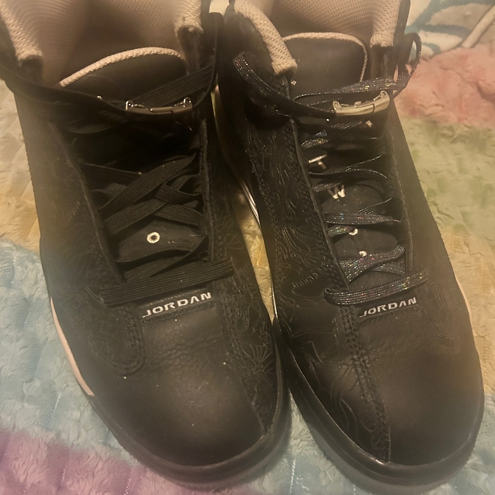 Jordans women’s size 8 boys youth size 6